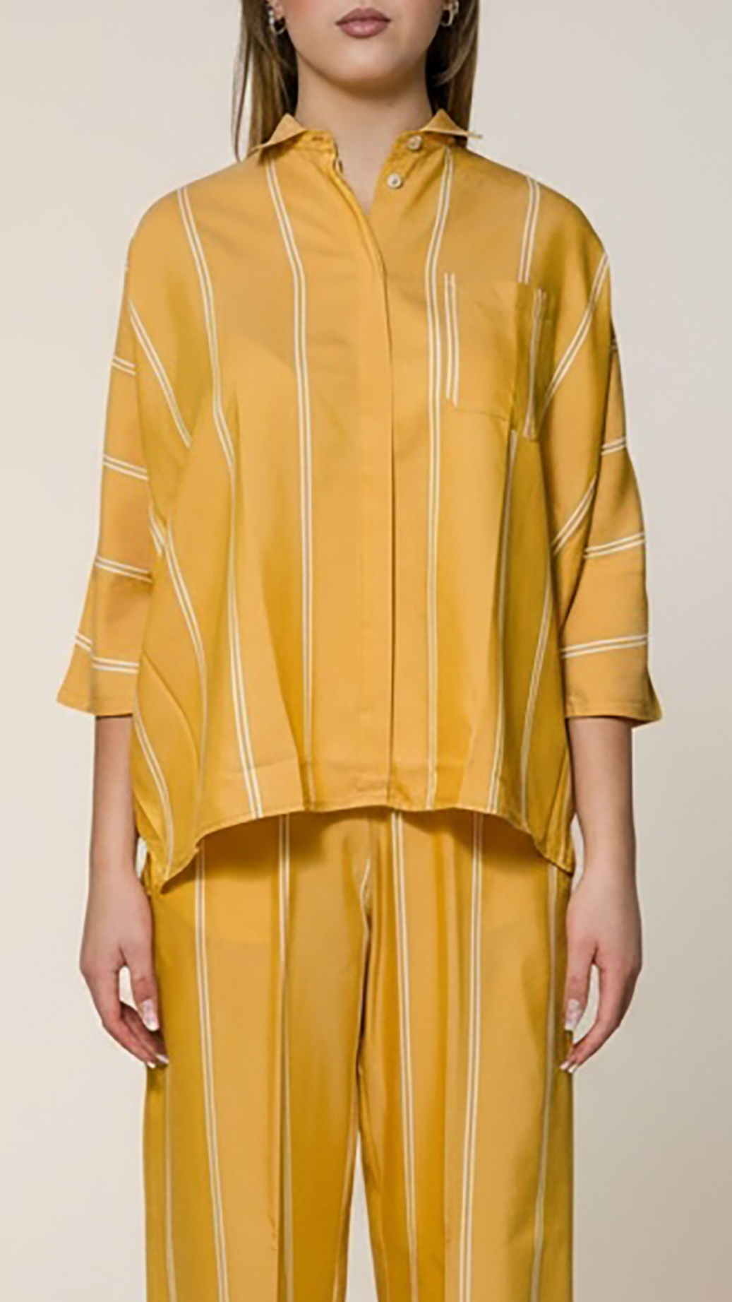 <strong>CRUNA</strong>Camicia over manica tre quarti - immagine 2